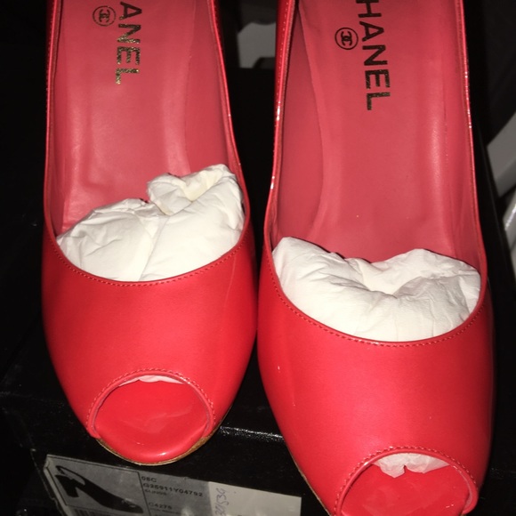 Chanel Coral Red Gold CC peep toe Heels - Picture 2 of 7